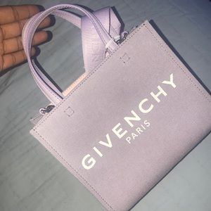 Mini G-Tote
GIVENCHY beg